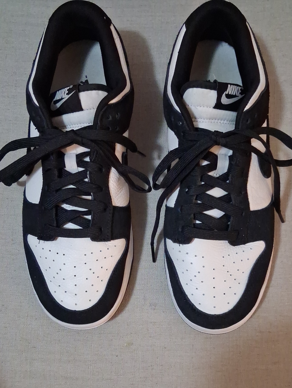 Nike Black and White Low-Top Sneakers - Men’s Casual Trainers